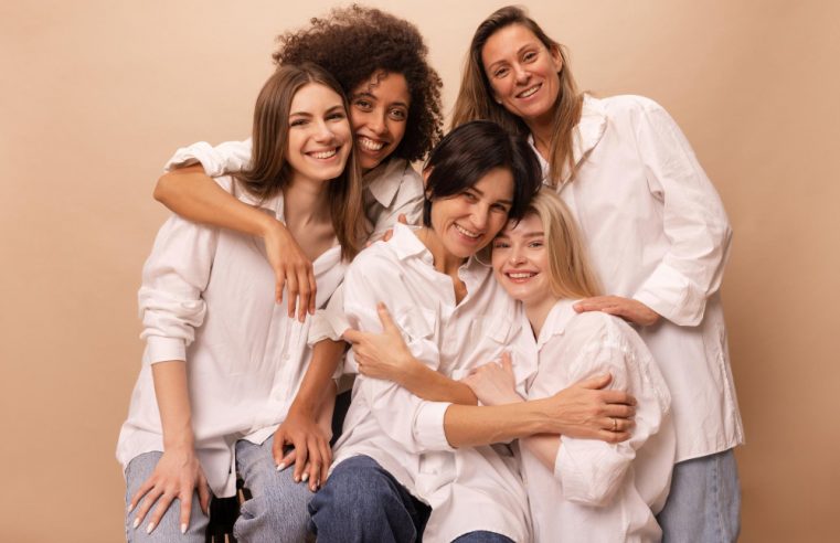 Encontro debate políticas públicas para mulheres em Santos