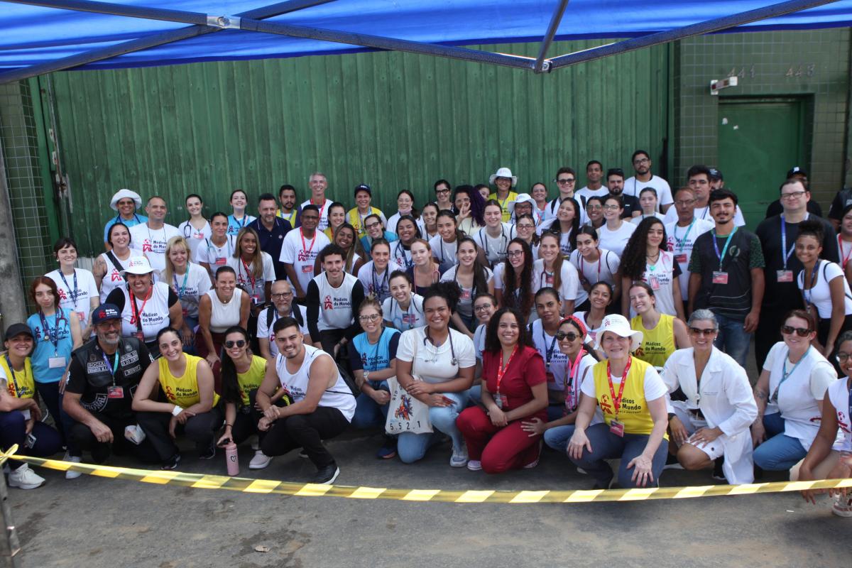 Ação humanitária oferece atendimentos a pessoas em situação de rua em Santos